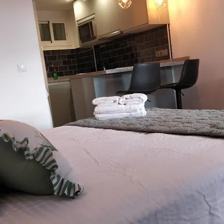 Jupiter Rmli Mint Apartament *
